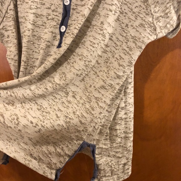 Boutique Casual Shirt - Picture 3 of 4